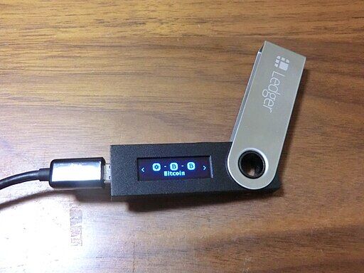 Ledger Nano S - Hard Wallet - Cold Storage for Cryptocurrency 04