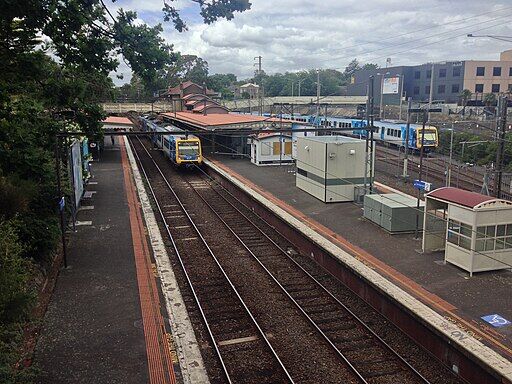 3-car Xtrapolis approaching Camberwell Station